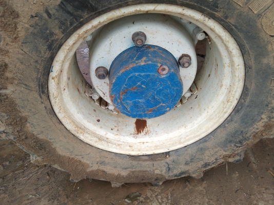 ขายรถไถฟอร์ด 6640 2 เพลาคานหน้าคาราโร่