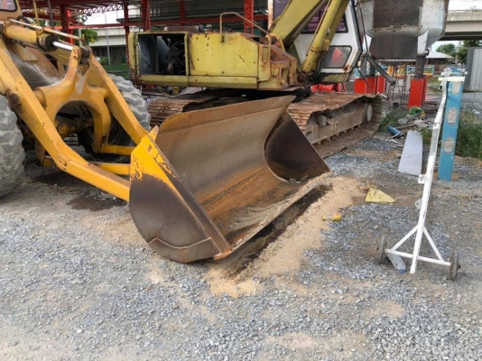 รถตักล้อยาง JH60