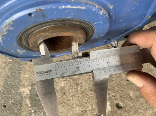 ขายมอเตอร์เกียร์แบบเพลาสวม Hyponic drive Sumitomo 1HP. 380V อัตราทด 1:20 มีระบบเบรคในตัว เพลาออกประมาณ 72 รอบต่อนาที สภาพสวย พร้อมใช้งาน