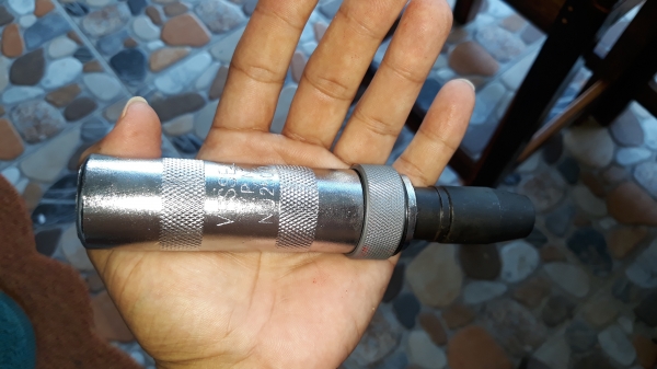 ขายไขควงตอก VESSEL MADE IN TAIWAN.ใหม่เก่าเก็บ ขายไขควงตอก VESSEL MADE IN TAIWAN.ใหม่เก่าเก็บ