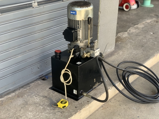 ขายชุดปั๊มน้ำมันไฮโดรลิค Hidroirma ขนาด 4HP. 380V made in Italy มาพร้อมตัวมือโยกคอนโทรล และคอนโทรลไฟฟ้าในตัว สภาพสวย หมุนนิ่ม พร้อมใช้งาน มีชุดสายไฮโดรลิคมาให้ด้วยครับ ราคา 8,000 บาท