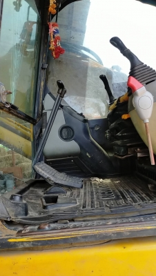 ขาย 695,000 บาท Komatsu Pc200-6 ขาย 695,000 บาท Komatsu Pc200-6