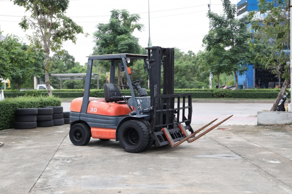 Toyota 6FD30 ขนาด3ตัน เสาสูง3.5เมตร งาเท ดีเซล นำเข้าจากญี่ปุ่น