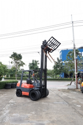 Toyota 6FD30 ขนาด3ตัน เสาสูง3.5เมตร งาเท ดีเซล นำเข้าจากญี่ปุ่น Toyota 6FD30 ขนาด3ตัน เสาสูง3.5เมตร งาเท ดีเซล นำเข้าจากญี่ปุ่น