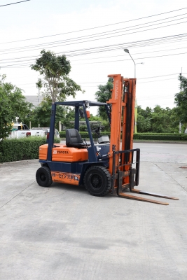 Toyota 5FD20 ขนาดยก2ตัน เสาสูง4เมตร นำเข้าจากญี่ปุ่น Toyota 5FD20 ขนาดยก2ตัน เสาสูง4เมตร นำเข้าจากญี่ปุ่น