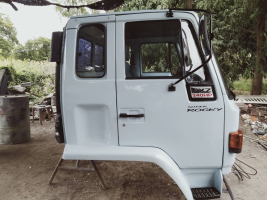 ขายหัวเก๋ง อีซุซู ร็อคกี้ ( นางฟ้า ) มีคันเกียร์-สายเกียร์ เท้าเหยียบจิฟฟี่ กันชนหน้าครบ