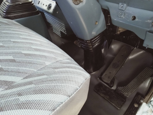 ขายหัวเก๋ง อีซุซู ร็อคกี้ ( นางฟ้า ) มีคันเกียร์-สายเกียร์ เท้าเหยียบจิฟฟี่ กันชนหน้าครบ