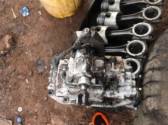 เกียร์ hino  7 เกียร์ถอย 7รอบ1 พร้อมยอย 25000บาท ตัดลงแยกอะไหล่ พร้อมใช้งาน