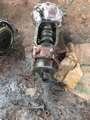 เกียร์ hino  7 เกียร์ถอย 7รอบ1 พร้อมยอย 25000บาท ตัดลงแยกอะไหล่ พร้อมใช้งาน