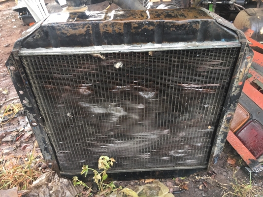 ขายหม้อน้ำ ISUZU 4500บาท กว้าง 61ชม สูง 68ซม พร้อมใช้งาน