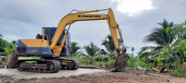 โคมัสสุ Pc 60-5 เครื่องปั๊มเดิมแรงดี ช่วงล่างดี  รถพร้อมใช้ เอกสารซื้อขาย