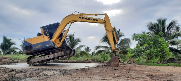 โคมัสสุ Pc 60-5 เครื่องปั๊มเดิมแรงดี ช่วงล่างดี  รถพร้อมใช้ เอกสารซื้อขาย