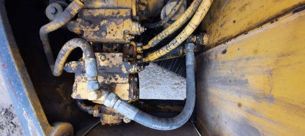 โคมัสสุ Pc 60-5 เครื่องปั๊มเดิมแรงดี ช่วงล่างดี  รถพร้อมใช้ เอกสารซื้อขาย