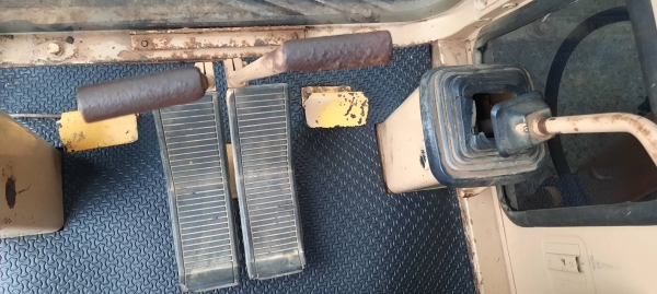 โคมัสสุ Pc 60-5 เครื่องปั๊มเดิมแรงดี ช่วงล่างดี  รถพร้อมใช้ เอกสารซื้อขาย