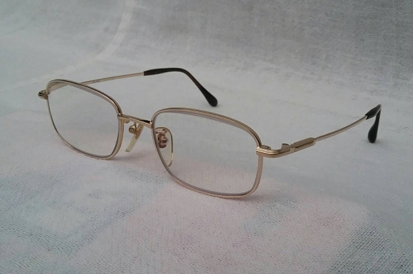 แว่นสายตาไททาเนียมทศวรรษที่ 2010's สายพันธุ์อัมสเตอร์ดัม 'ชาร์ลี แชปลิน' เลนส์มัลติโค้ทคุณภาพสูง ค่าสายตา +300 ใสปิ๊ง ! Authentic CHARLIE CHAPLIN handmade in Japan แว่นสายตาไททาเนียมทศวรรษที่ 2010's สายพันธุ์อัมสเตอร์ดัม 'ชาร์ลี แชปลิน' เลนส์มัลติโค้ทคุณภาพสูง ค่าสายตา +300 ใสปิ๊ง ! Authentic CHARLIE CHAPLIN handmade in Japan