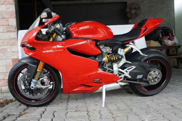 ขาย Ducati 1199 Panigale S ปี2013 พร้อมทะเบียน รถใหม่ ยังไม่เคยใช้งาน
