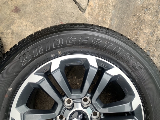 รถออกปีนี้ 20 ล้อแม็กป้ายแดง Mitsu Triton เทาหน้าเงา ขอบ 18 รุ่นใหม่ล่าสุด พร้อมยางป้ายแดง 265-60-18 Bridgestone สวยกริ๊บ