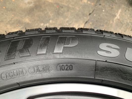 ล้อแม็กป้ายแดง Ford Everest รุ่นใหม่ล่าสุด ขอบ 20 พร้อมยางใหม่ป้ายแดง 265-50-20 GoodYear ปี 20 ใหม่ยกห้าง สวยกริ๊บ