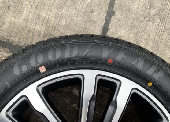 ล้อแม็กป้ายแดง Ford Everest รุ่นใหม่ล่าสุด ขอบ 20 พร้อมยางใหม่ป้ายแดง 265-50-20 GoodYear ปี 20 ใหม่ยกห้าง สวยกริ๊บ