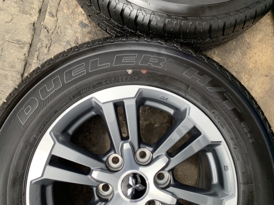 รถออกปีนี้ 20 ล้อแม็กป้ายแดง Mitsu Triton Plus รุ่นใหม่ล่าสุด ขอบ 17 พร้อมยางใหม่ป้ายแดง 245-65-17 Bridgestone ปลายปี 19 รถออกปีนี้ 20 ล้อแม็กป้ายแดง Mitsu Triton Plus รุ่นใหม่ล่าสุด ขอบ 17 พร้อมยางใหม่ป้ายแดง 245-65-17 Bridgestone ปลายปี 19