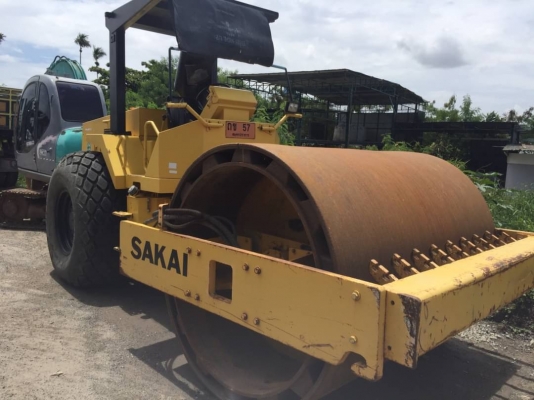 ขาย 1,080,000 รถบด 10 ตัน 2 เพลา SAKAI SV500TF