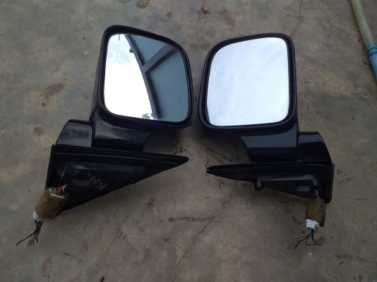 กระจกมองข้างปรับไฟฟ้า 7 สาย isuzu trooper คู่ละ 1500บาท