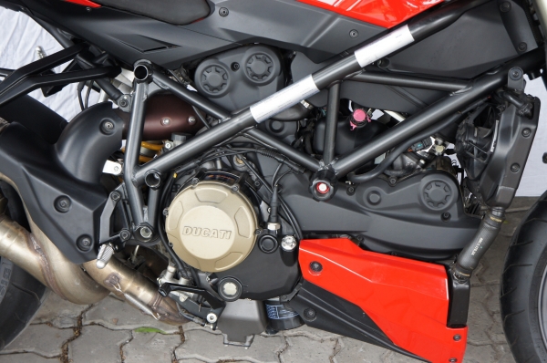 ขาย Ducati Streetfighter 1098 ปี2010 รถสวยวิ่งมา 3400 km. พร้อมทะเบียน ขาย Ducati Streetfighter 1098 ปี2010 รถสวยวิ่งมา 3400 km. พร้อมทะเบียน