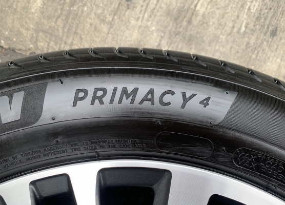 ล้อแม็ก Toyota Alphard Vellfire ขอบ 18 พร้อมยาง 235-50-18 Michelin ปี 18 สภาพดี
