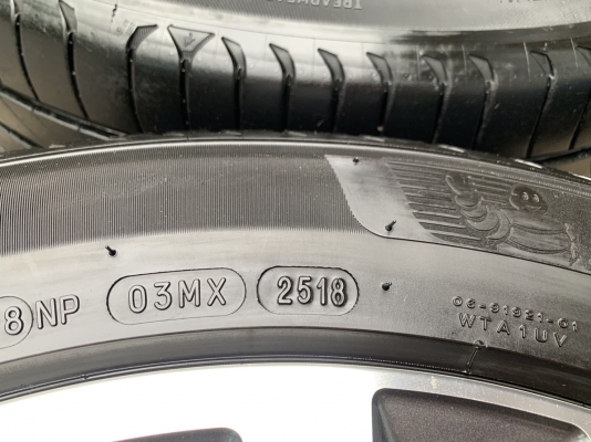 ล้อแม็ก Toyota Alphard Vellfire ขอบ 18 พร้อมยาง 235-50-18 Michelin ปี 18 สภาพดี