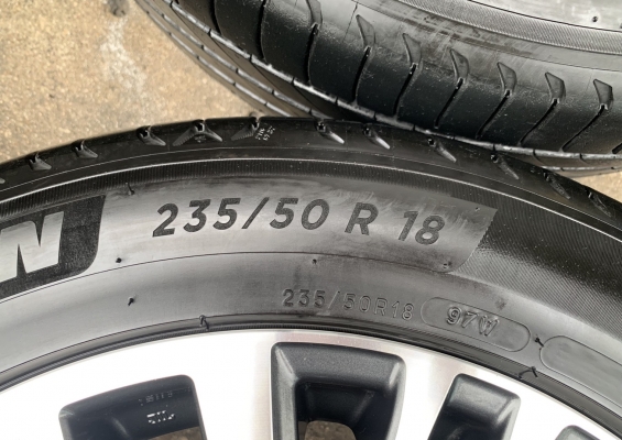 ล้อแม็ก Toyota Alphard Vellfire ขอบ 18 พร้อมยาง 235-50-18 Michelin ปี 18 สภาพดี