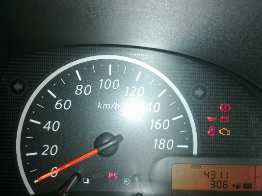 Nissan March 2012 รุ่น S เกียร์ MT