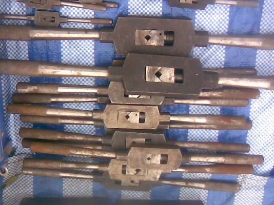 ตัวต๊าบเกลียวของโรงงาน