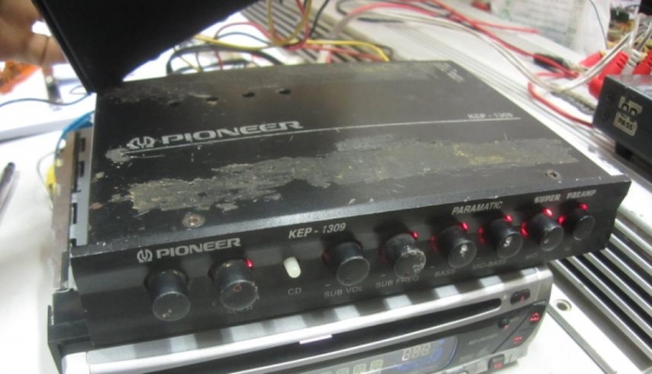 มีคลิปให้ดู!! pre pioneer 4 band ครับ เสียงใส เบสนุ่ม มี sub out ที่สำคัญ รุ่นนี้ไม่มีเสียงซ่ารบกวนหูเมื่อเพลงหยุด หรือเบาโวลุ่มครับ มีคลิปให้ดู!! pre pioneer 4 band ครับ เสียงใส เบสนุ่ม มี sub out ที่สำคัญ รุ่นนี้ไม่มีเสียงซ่ารบกวนหูเมื่อเพลงหยุด หรือเบาโวลุ่มครับ