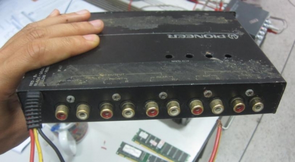 มีคลิปให้ดู!! pre pioneer 4 band ครับ เสียงใส เบสนุ่ม มี sub out ที่สำคัญ รุ่นนี้ไม่มีเสียงซ่ารบกวนหูเมื่อเพลงหยุด หรือเบาโวลุ่มครับ มีคลิปให้ดู!! pre pioneer 4 band ครับ เสียงใส เบสนุ่ม มี sub out ที่สำคัญ รุ่นนี้ไม่มีเสียงซ่ารบกวนหูเมื่อเพลงหยุด หรือเบาโวลุ่มครับ