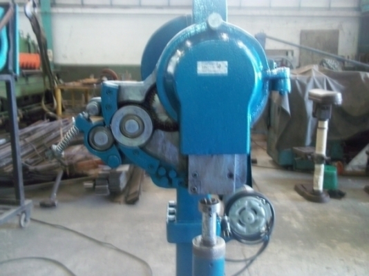 ขายเครื่องเย็บกล่อง มือสอง สภาพดีของ วี การช่าง รุ่นเย็บต่อเนื่อง(ราคาถูก) สภาพ 90\%