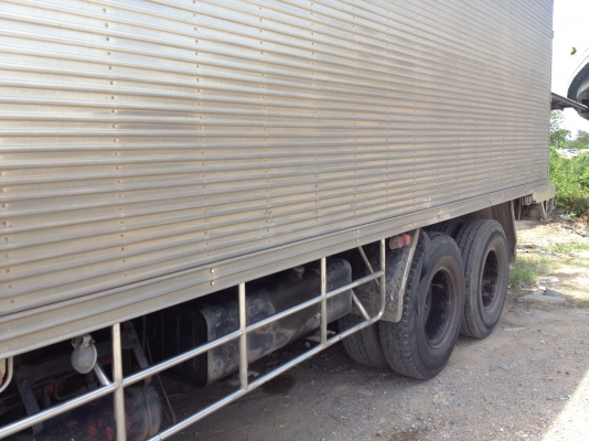 ขายตู้เปียกอลูมิเนียมครับ 6เมตร ตู้เอกชัย สเป็ก10ล้อ 85,000.- ขายตู้เปียกอลูมิเนียมครับ 6เมตร ตู้เอกชัย สเป็ก10ล้อ 85,000.-