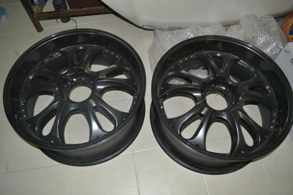 ขายแม็กขอบ22ราคา13000บ. ขายแม็กขอบ22ราคา13000บ.