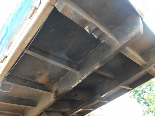 ขาขด่วนรถสิบล้อหลงโบซีL7201เครือง220แรงม้า2เพลาดรั้ม