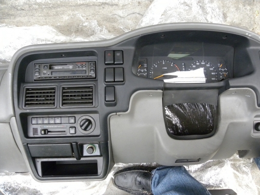 ขายชุดดคอนโซนหน้า  ISUZU ดรากอนอาย