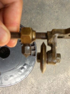 ปรับราคาลงวงเวียน  ทองเหลีอง