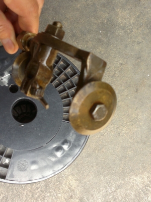 ปรับราคาลงวงเวียน  ทองเหลีอง