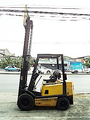 ขายรถยกSUMITOMO 2 ตัน (รุ่นใหม่)  เครื่องดีเซล กระบอกคู่ เสาสูง 3 เมตร ยางตันใหม่ 4 ล้อ  พวงมาลัยเพาเว่อร์  สีเดิมจากนอก นำเข้าจากญี่ปุ่น ใช้งานได้ทันที