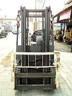 ขายรถยกSUMITOMO 2 ตัน (รุ่นใหม่)  เครื่องดีเซล กระบอกคู่ เสาสูง 3 เมตร ยางตันใหม่ 4 ล้อ  พวงมาลัยเพาเว่อร์  สีเดิมจากนอก นำเข้าจากญี่ปุ่น ใช้งานได้ทันที