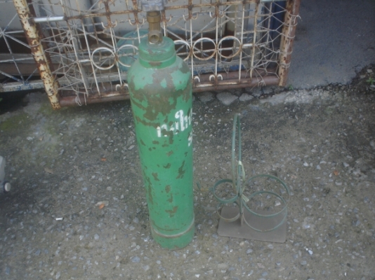ถังลมอ็อกซิเย่นยังอยู่ใช้ได้ 1200บาท ขายราคานี้ กรุณาอย่าต่อขายถูกแล้ว