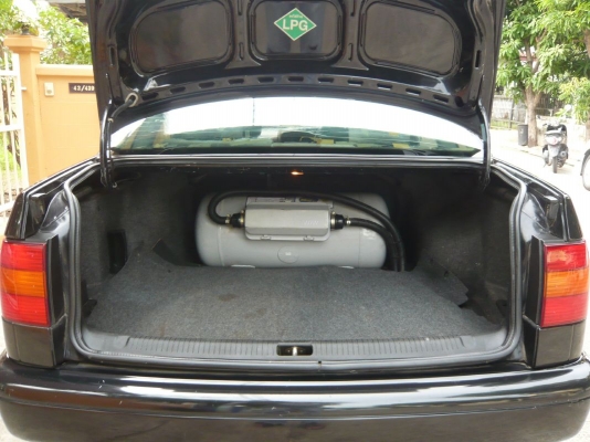 PASSAT 2.0GL AUTO LPG 1996