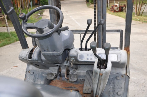 ขายFORKLIFT KOMATSU FG15รุ่น-20 สภาพเดิมๆจากญี่ปุ่น ยังไม่เคยใช้งานในไทย 135,000บาท