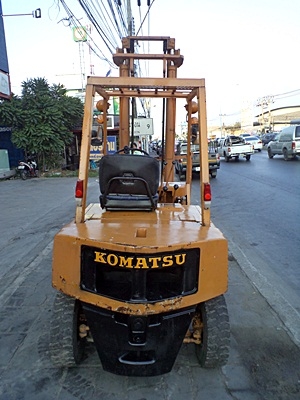 ขายรถยกโคมัสสึ 2 ตัน เครื่องเบนซิน กระบอกคู่ เสาสูง 4 เมตร พวงมาลัยเพาเว่อร์ สีเดิมจากนอก นำเข้าจากญี่ปุ่น ใช้งานได้ทันที ขายรถยกโคมัสสึ 2 ตัน เครื่องเบนซิน กระบอกคู่ เสาสูง 4 เมตร พวงมาลัยเพาเว่อร์ สีเดิมจากนอก นำเข้าจากญี่ปุ่น ใช้งานได้ทันที