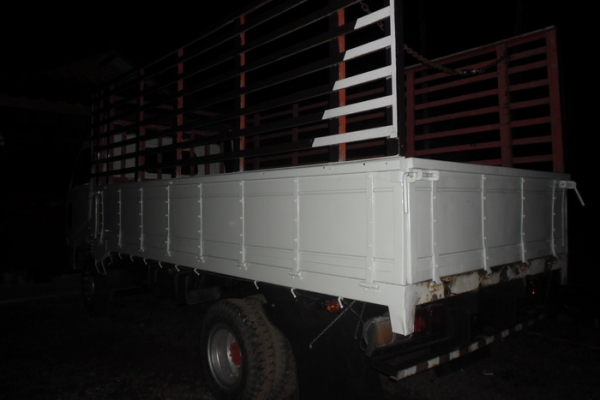 ***ขายแล้วครับขอบคุณ Truck2hand ขาย ขาย 6ล้อ สวยๆ HINO KM310 เครื่องเดิมDQ100 6สูบ 100HP แห้งๆ ไม่เยิ้ม แรง เกียร์เดิม เข้าง่าย ช่วงล่างแน่น คัสซีสวย(เก็บงานแล้ว) F หน้า-หลัง กระบะยาว4.30ม.วางมาใหม่กริ๊กพื้นไม้คอกเหล็กกล่อง สวยแข็งแรง วางหัวFC(ลงเล่ม)สวยๆ