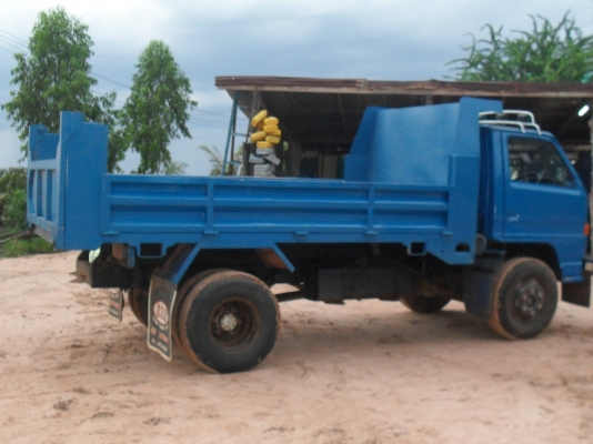 ขายด่วน รถบรรทุก 6 ล้อดั้ม ISUZU 110 แรง สภาพพร้อมใช้ ขายด่วน รถบรรทุก 6 ล้อดั้ม ISUZU 110 แรง สภาพพร้อมใช้