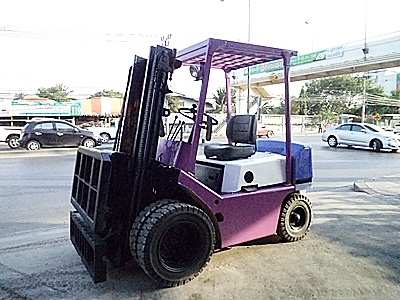 ขายรถยกTCM 2.5 ตัน  เครื่องดีเซลอีซูซุ  งาเทด้ำ  เสาสูง 3 เมตร ล้อหน้าคุ่ ยางตัน พวงมาลัยเพาเว่อร์  สีเดิมจากนอก นำเข้าจากญี่ปุ่น ใช้งานได้ทันที